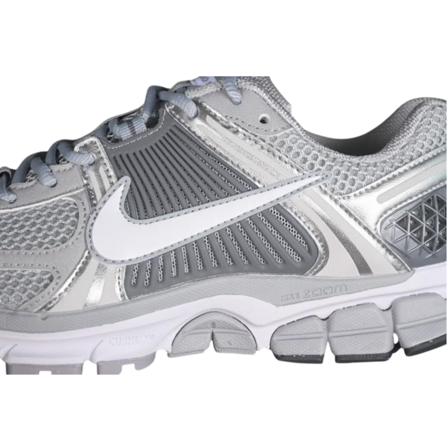 Nike Zoom Vomero 5 – Gris y Plateado